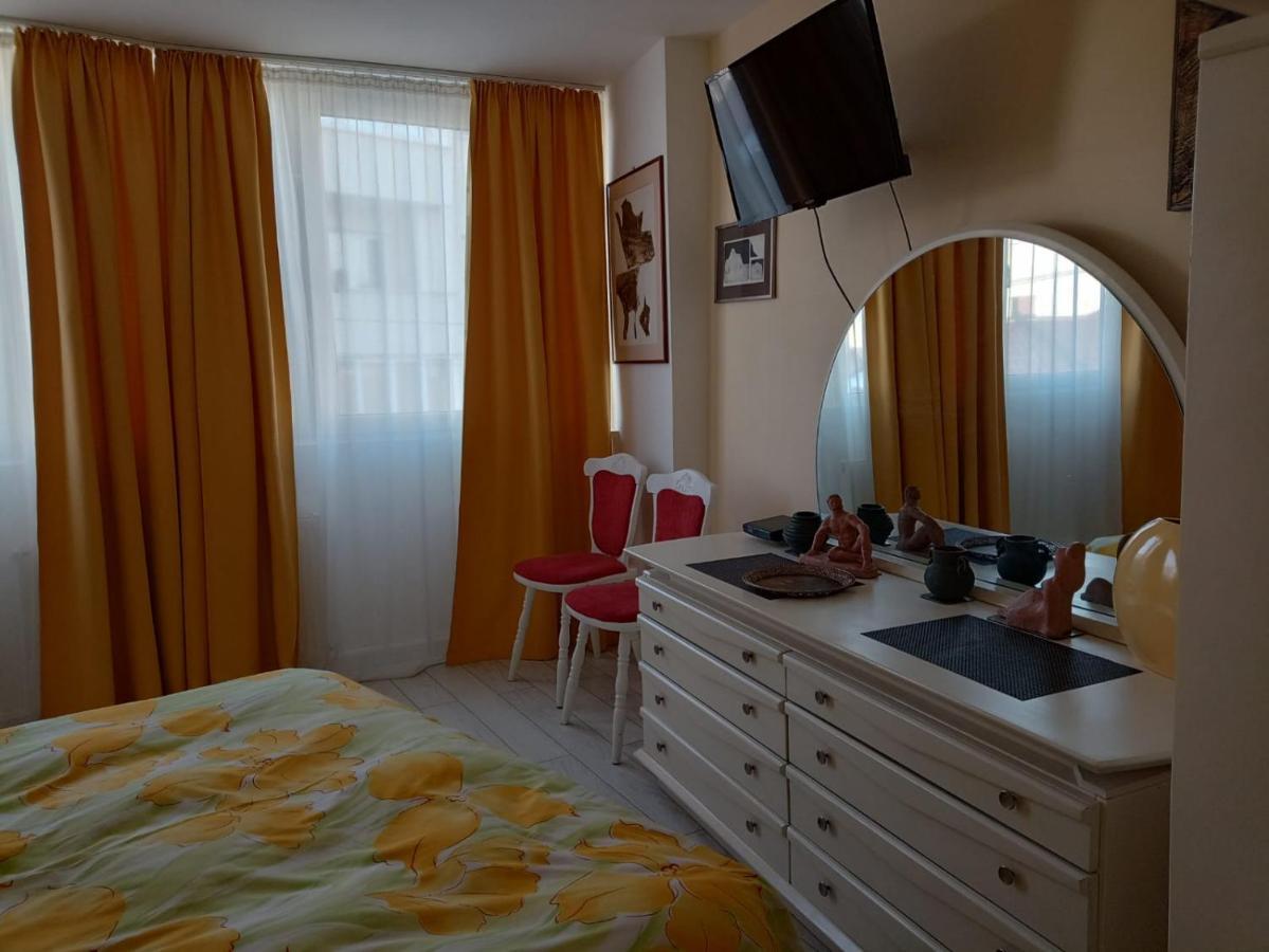 קלוז'-נאפוקה Two Bedroom Apartment Farmec מראה חיצוני תמונה