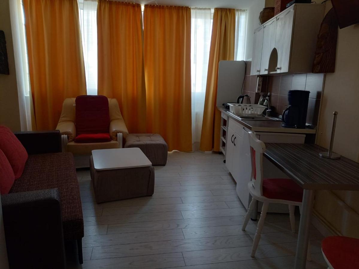 קלוז'-נאפוקה Two Bedroom Apartment Farmec מראה חיצוני תמונה